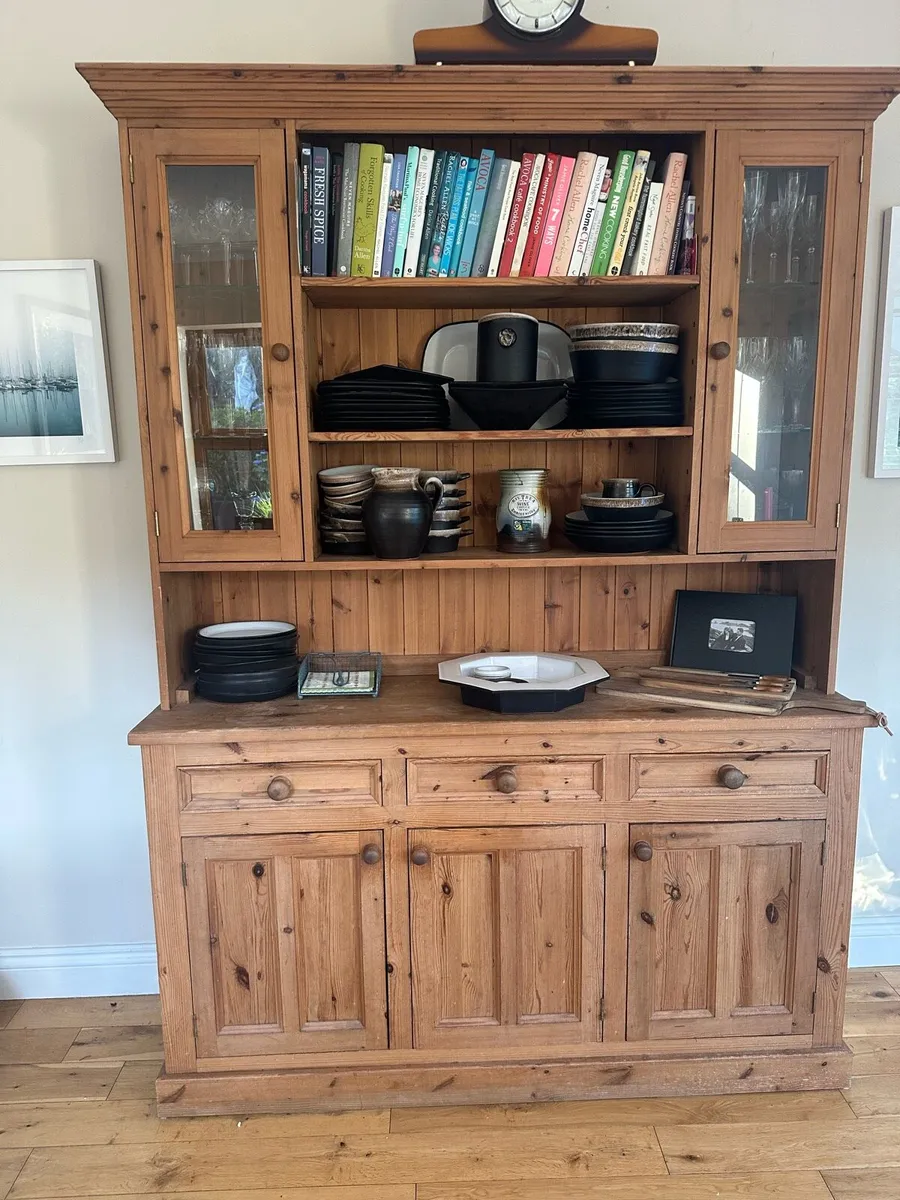 Dresser - Image 1