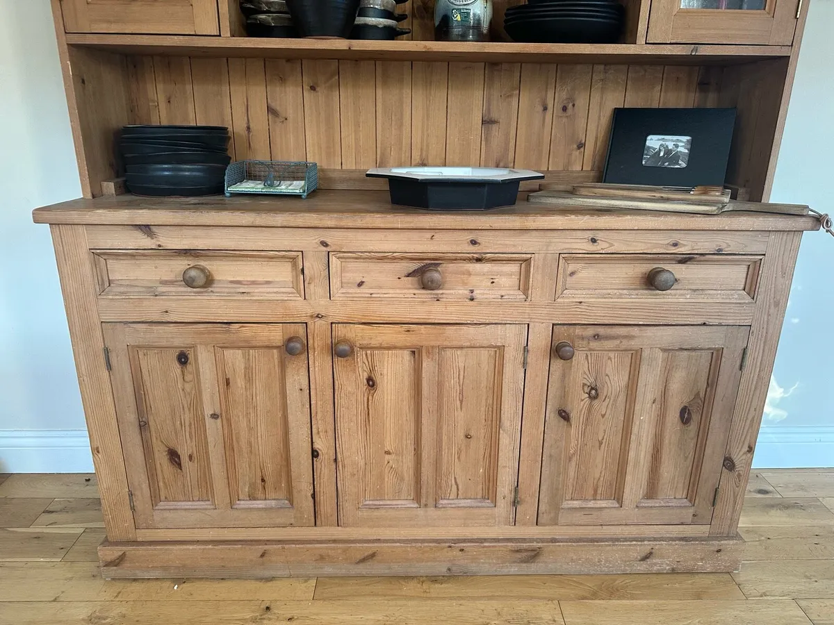 Dresser - Image 2