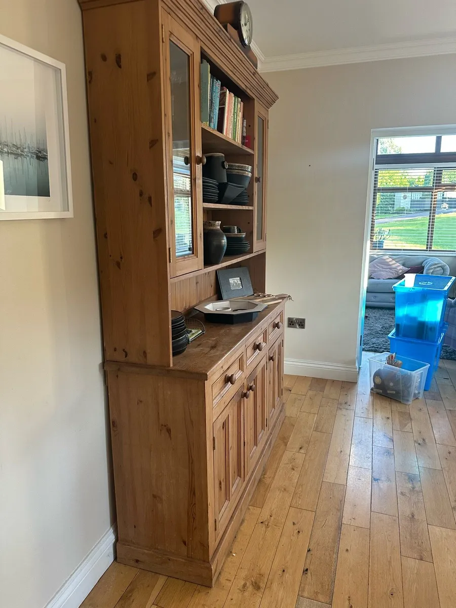 Dresser - Image 4