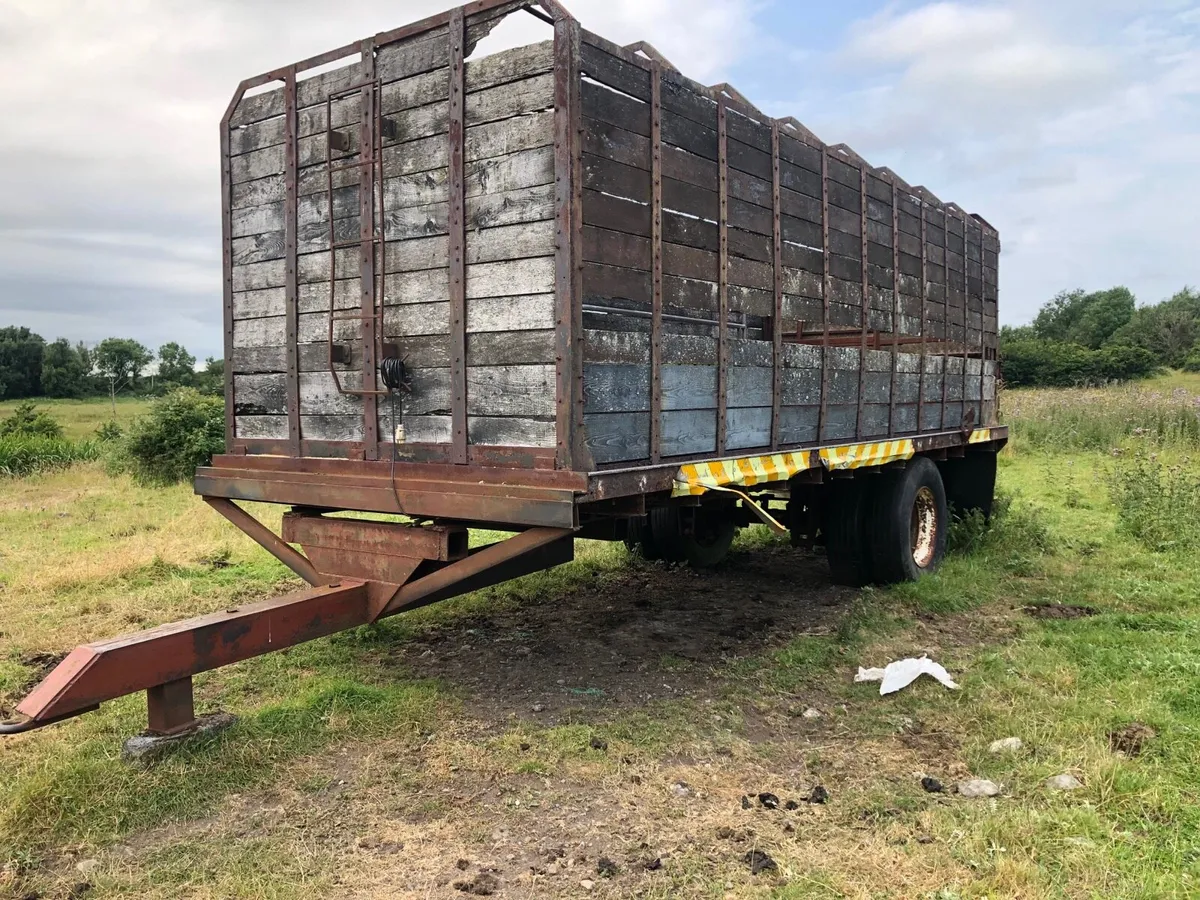 Bale trailer and Cattle trailer - Image 1
