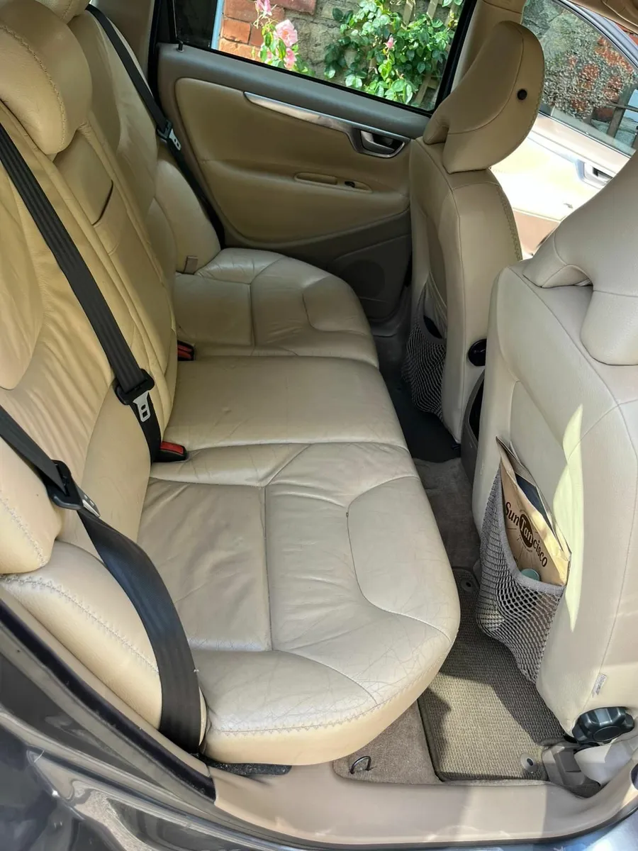 Volvo XC70 2006 - Image 4
