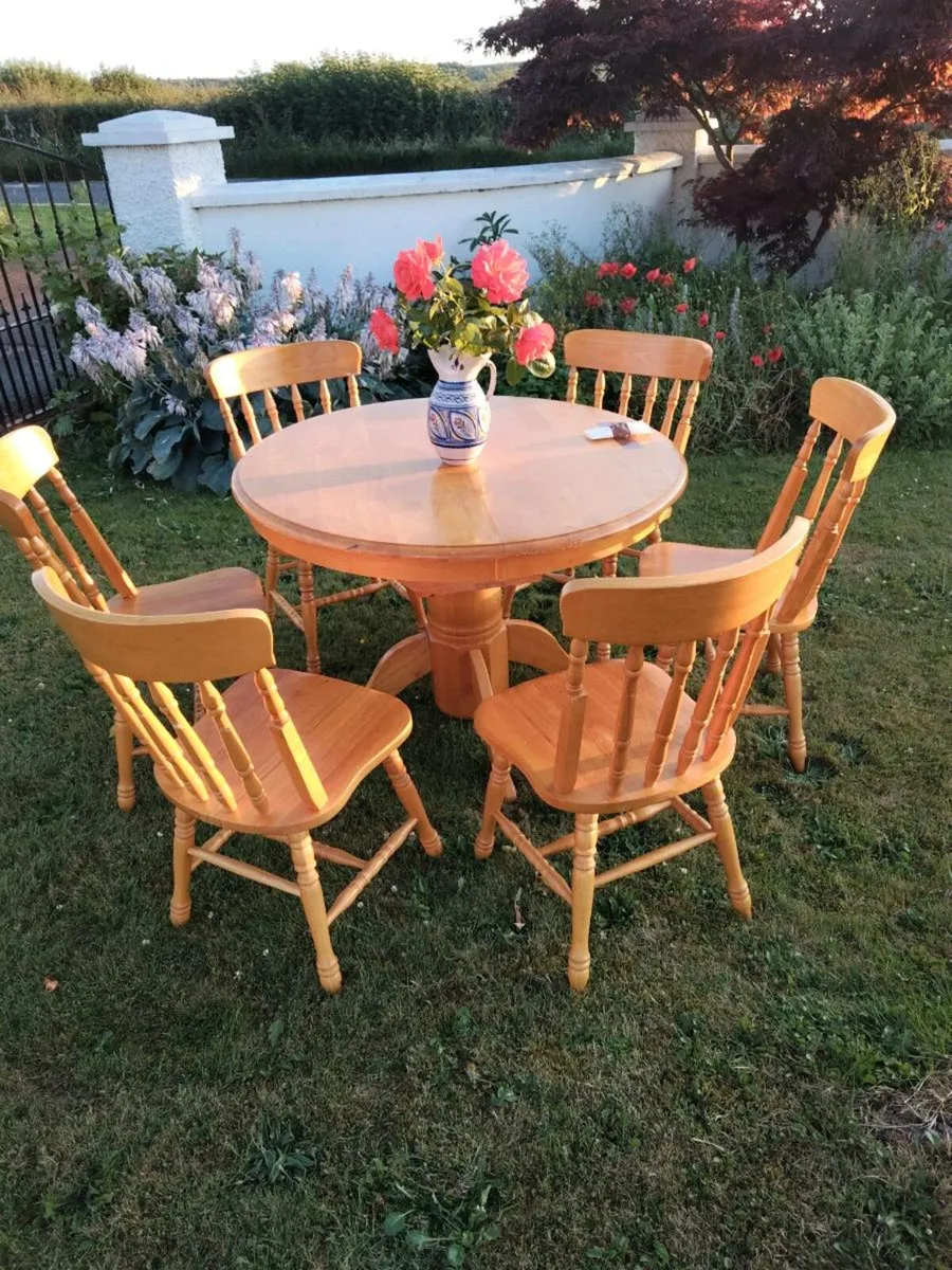 Oak Extendable Table and chairs - Image 3