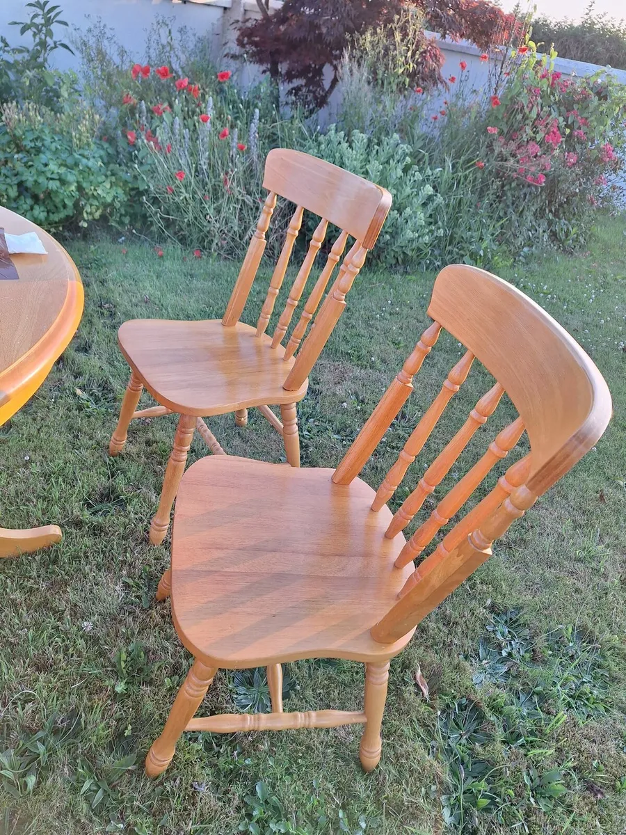 Oak Extendable Table and chairs - Image 4
