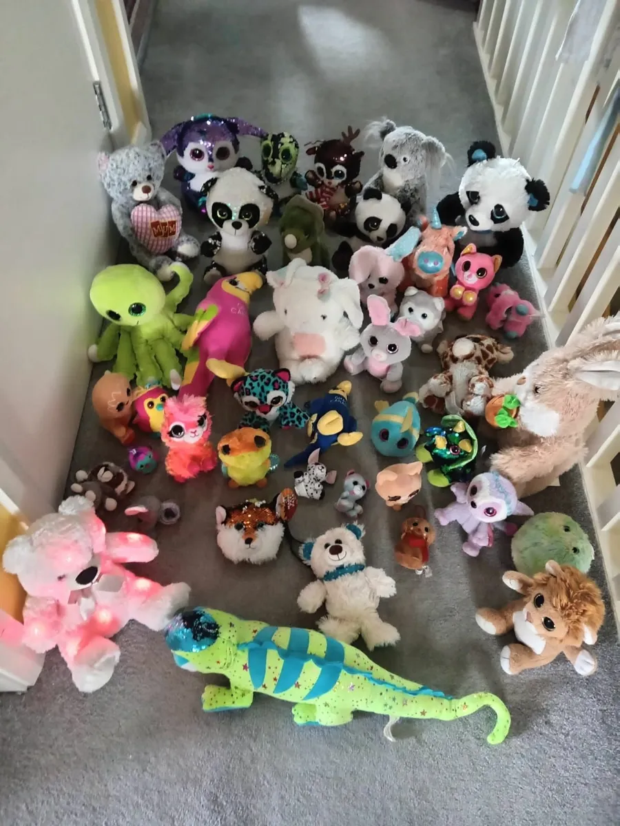 Bundle of toys - Image 1
