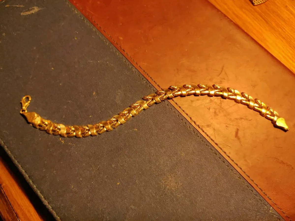 CURVY SWAG, 14CT Gold 7.62 Gram 8"New Bracelet ! - Image 1