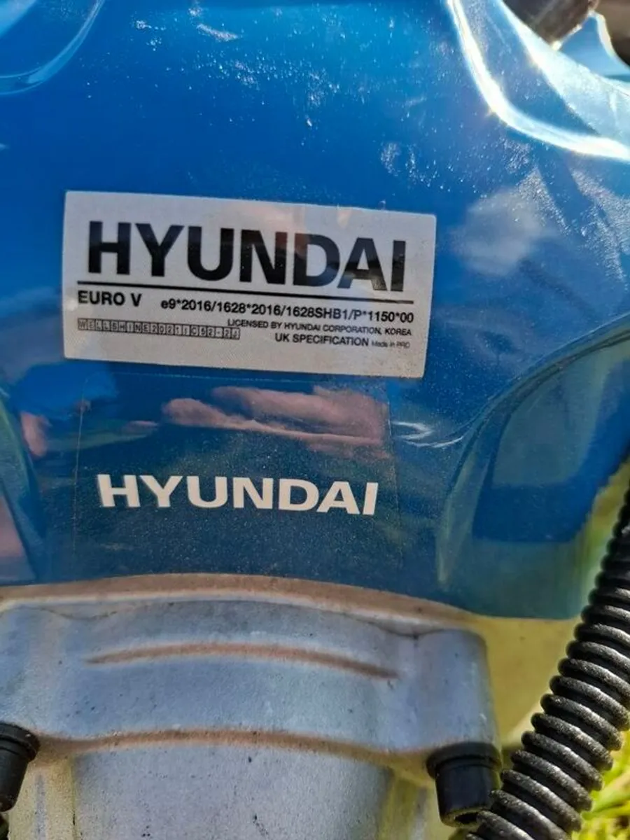 Hyundai 52cc brushcutter - Image 2