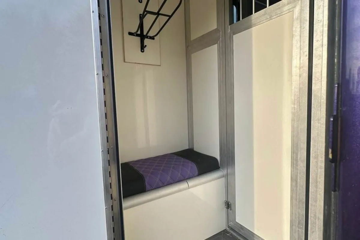 Horsebox - Image 2