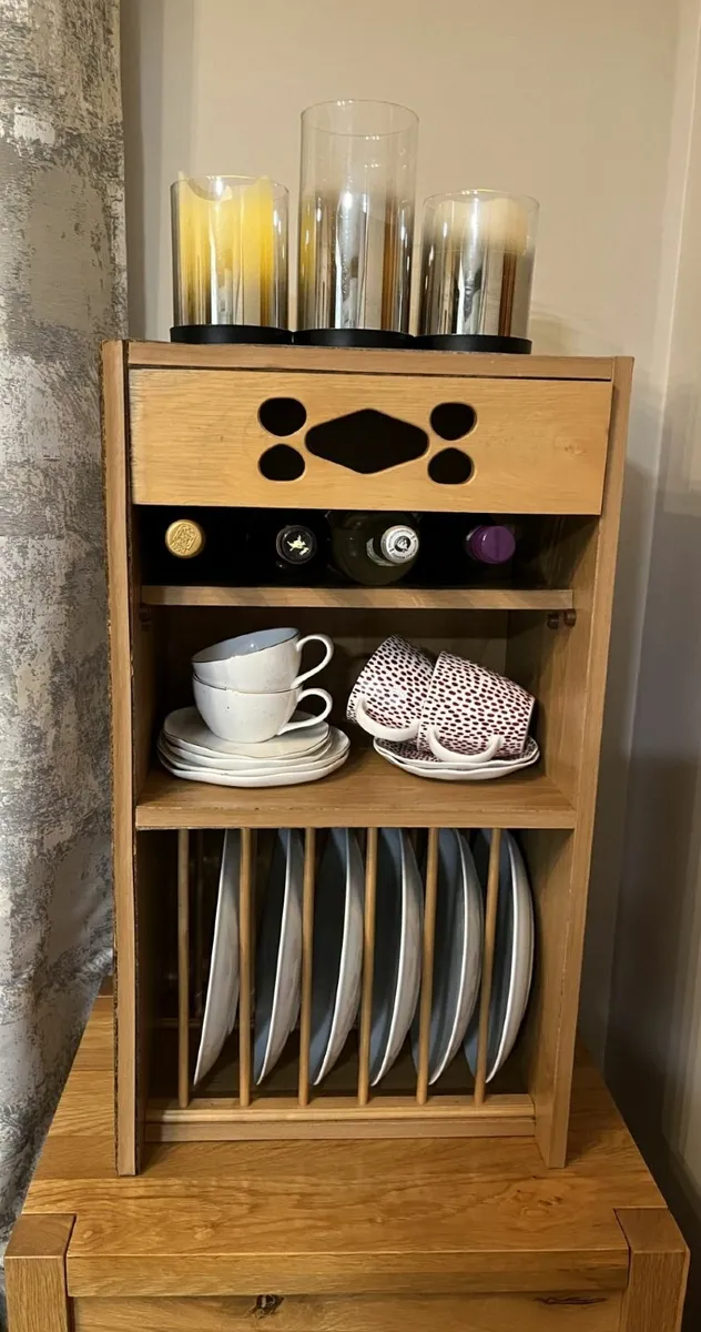 Freestanding Plate Rack Unit with 2 open shelves