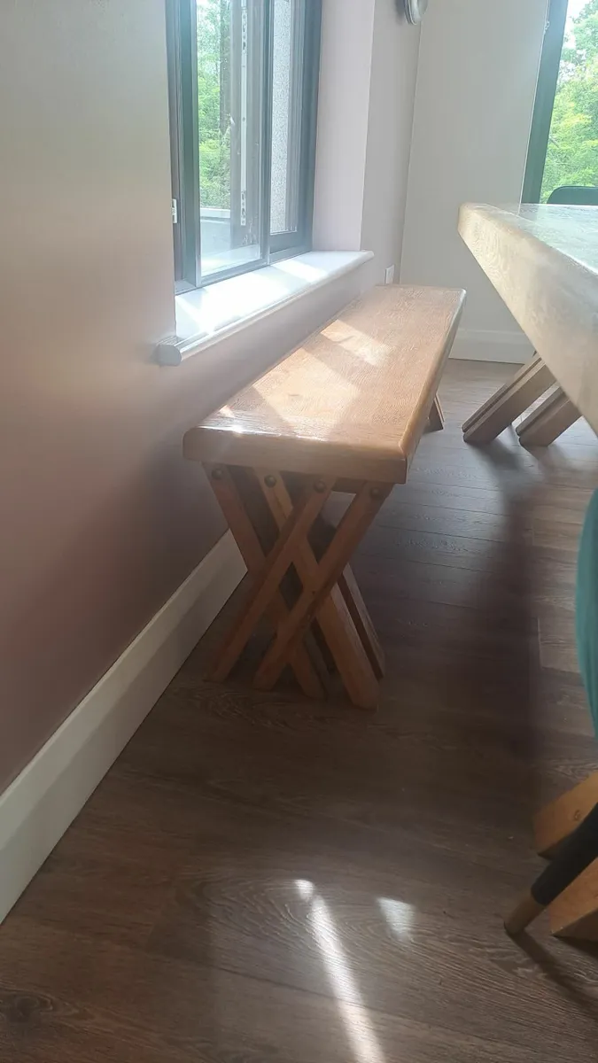 Table/bench/chairs - Image 1