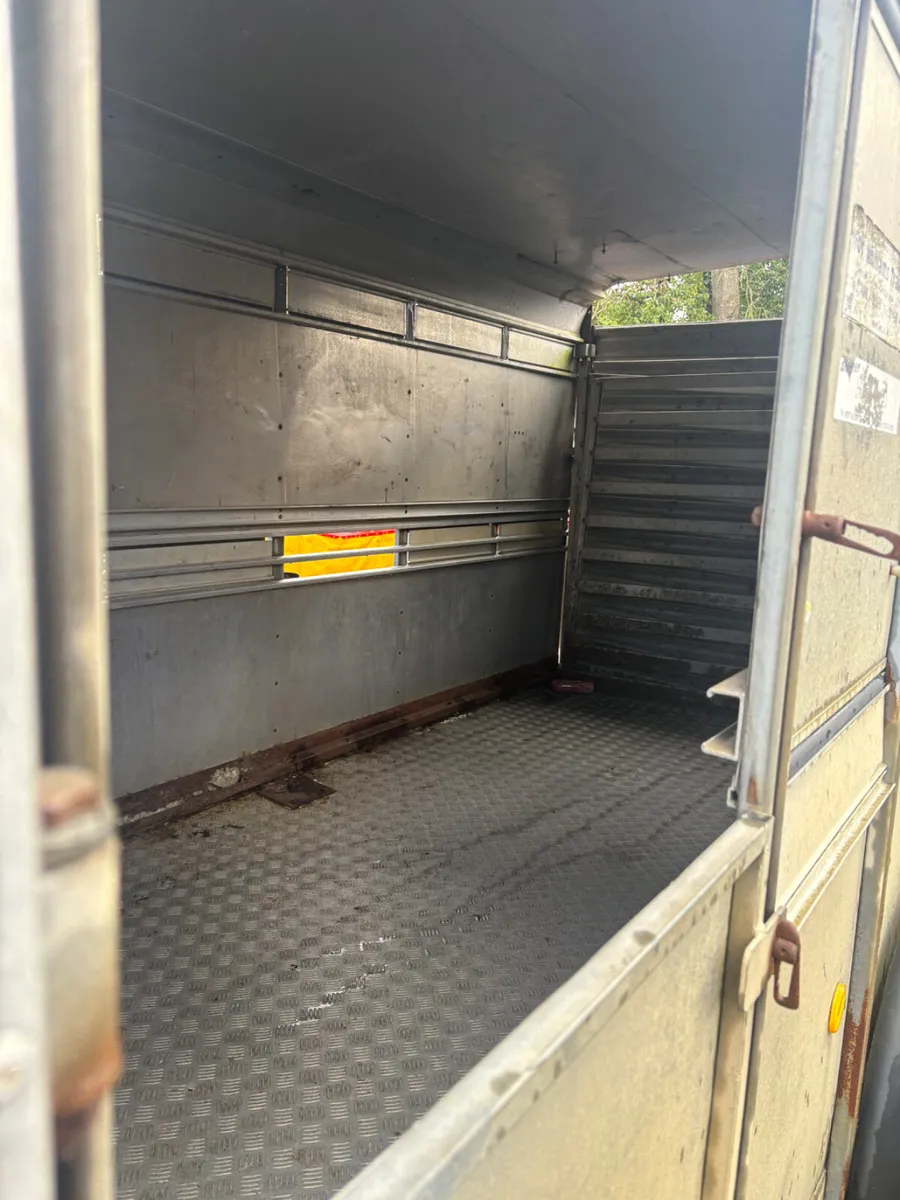 Ifor Williams 12ft cattle trailer - Image 3