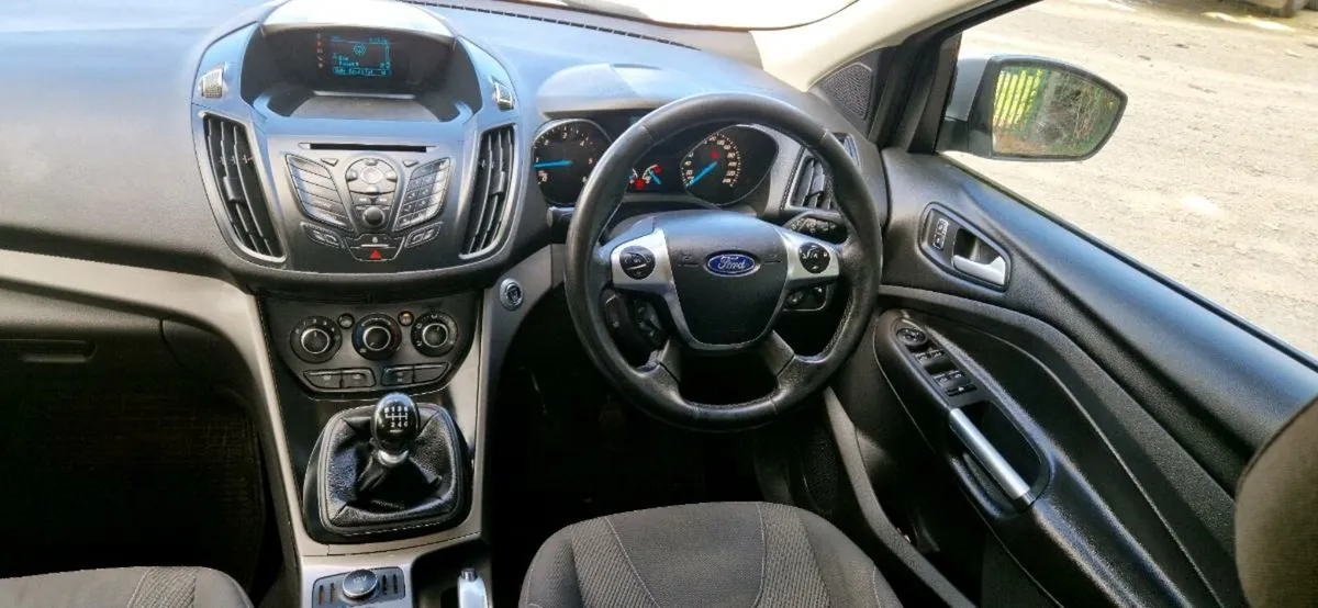 FORD KUGA - Image 4