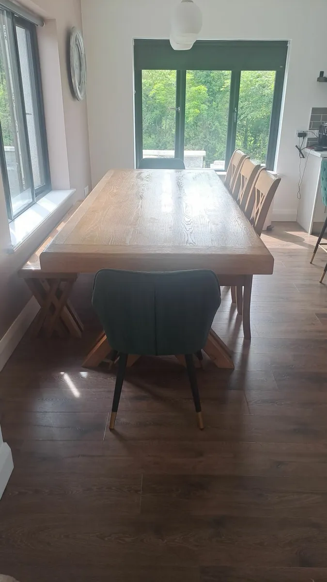 Table/bench/chairs - Image 3