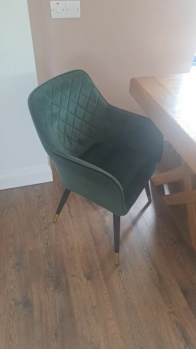 Table/bench/chairs - Image 4