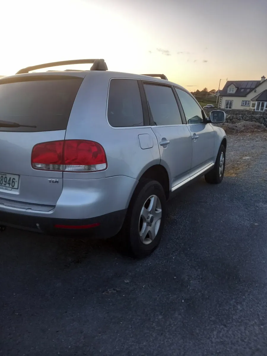 Volkswagen Touareg crew cab 2005 READ ADD - Image 3