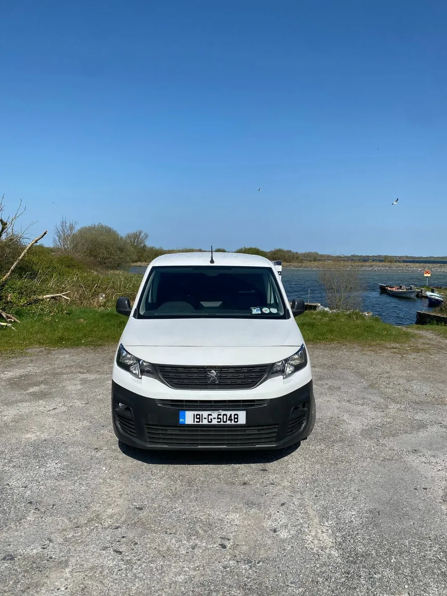 Peugeot Partner 2019 PRO L1 BLUE HDI - Image 2