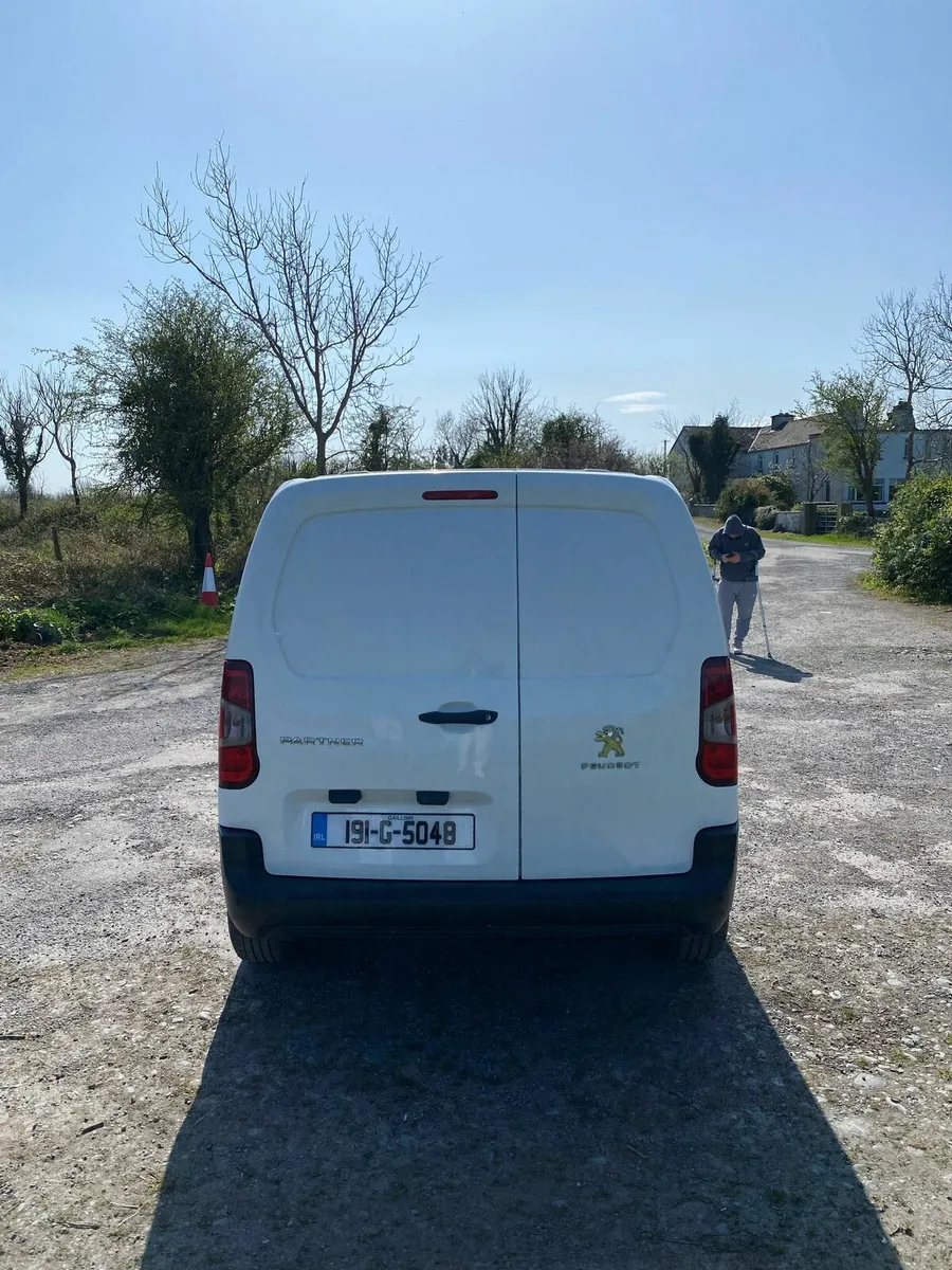 Peugeot Partner 2019 PRO L1 BLUE HDI - Image 3