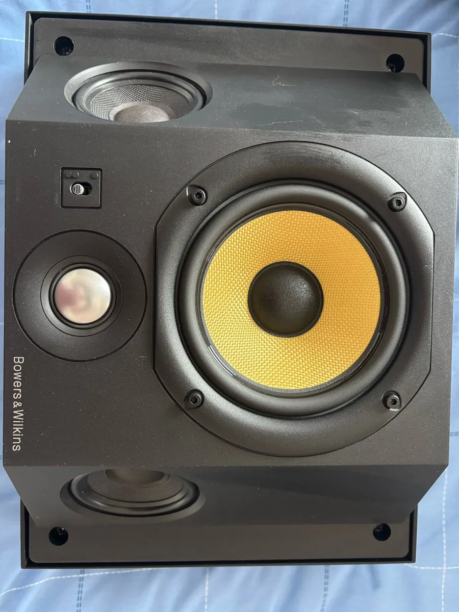 Bowers & Wilkins Ds3 wall speakers - Image 1