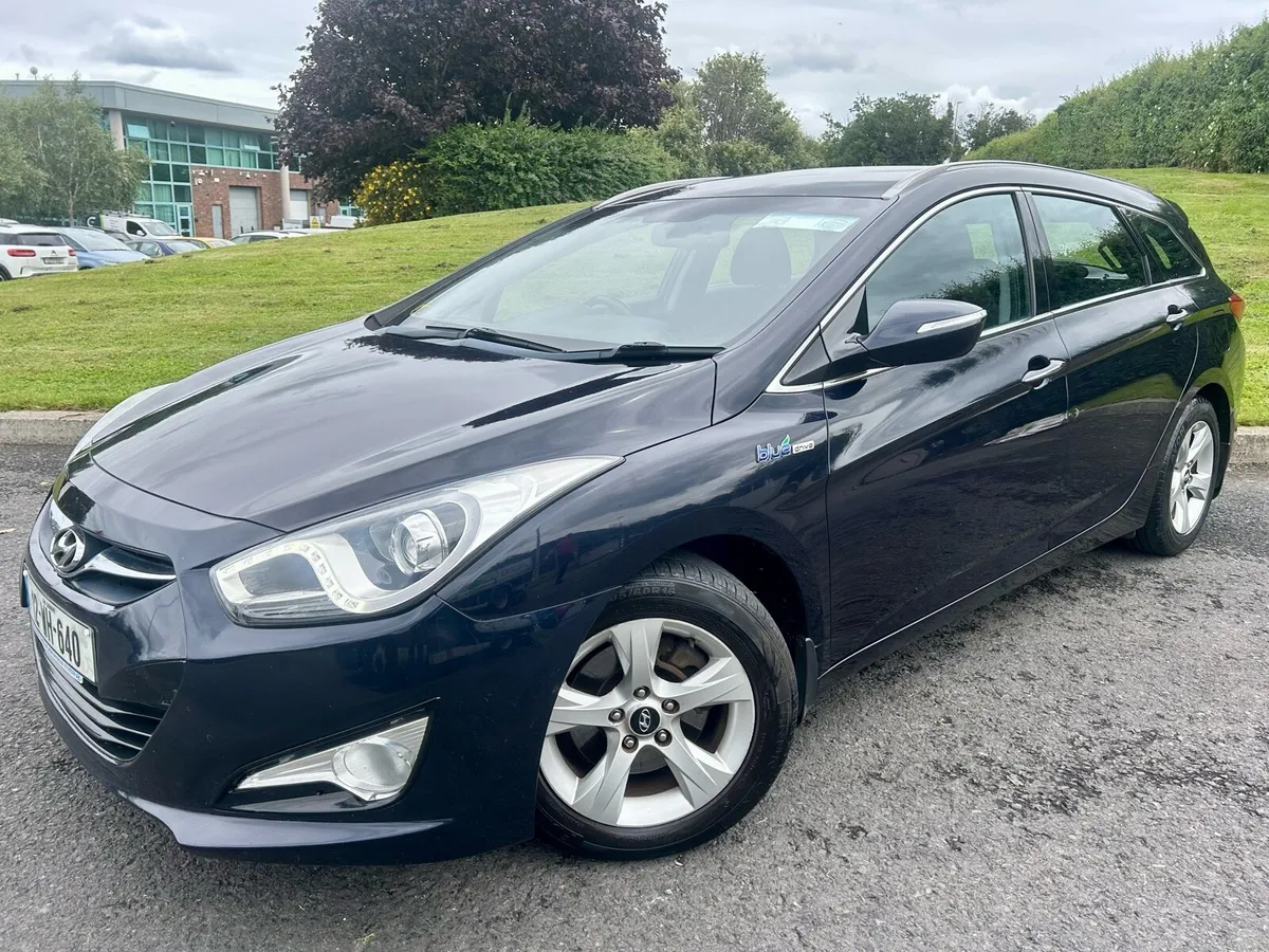 HYUNDAI i40 1.7 NEW NCT 07/26 HUGE SERVICE HISTORY - Image 2