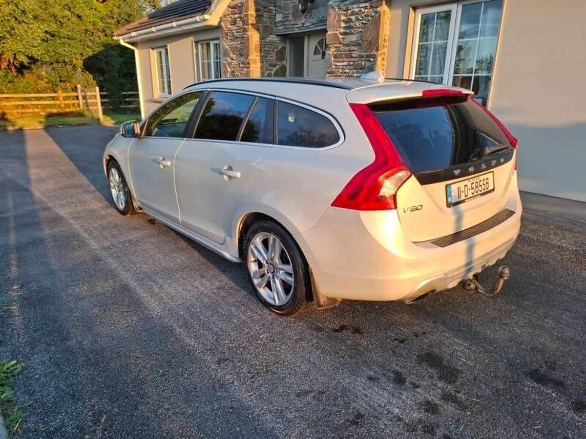 2011 Volvo V60 - Image 3