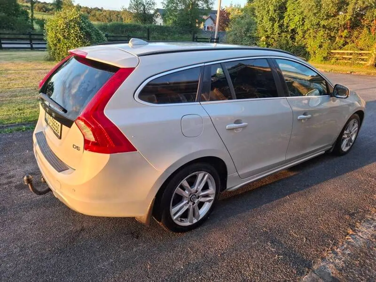2011 Volvo V60 - Image 4