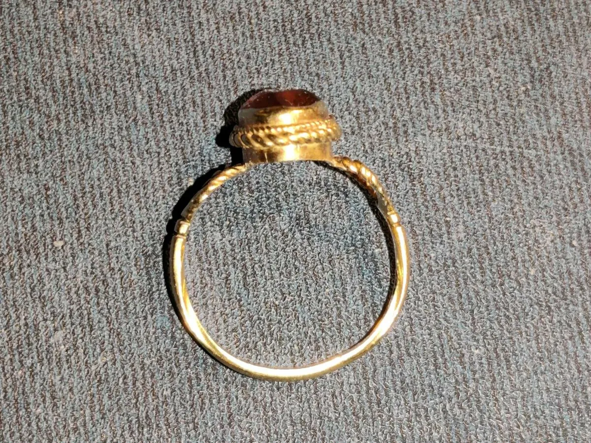 TUDOR AMBER, 9CT Gold Unisex RARE Signet Ring ! - Image 4