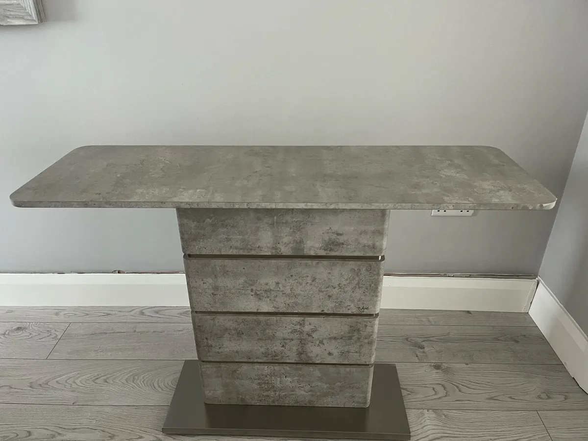 Consol Table