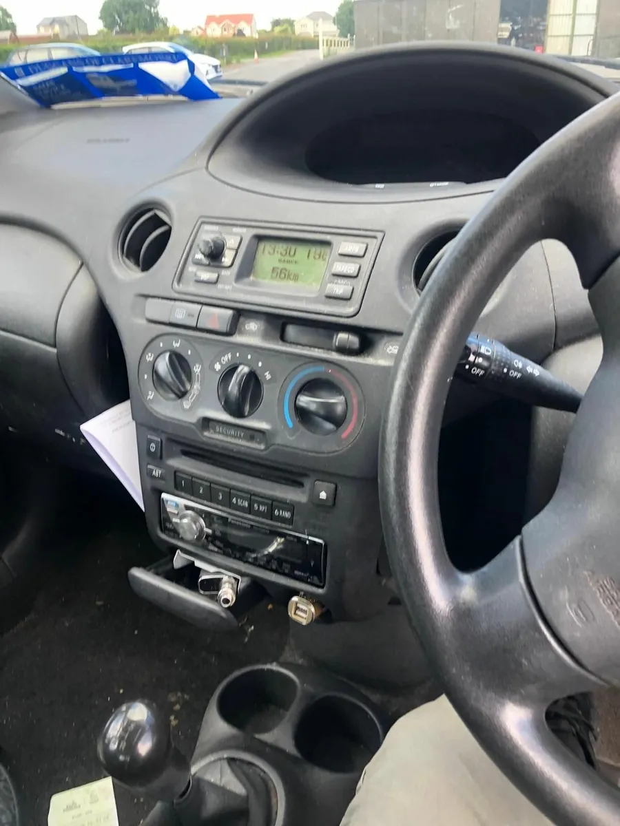 Toyota Yaris 2003 - Image 4