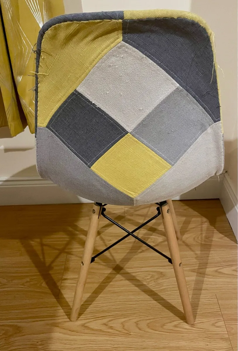 Set of 4 dining chairs - Image 2