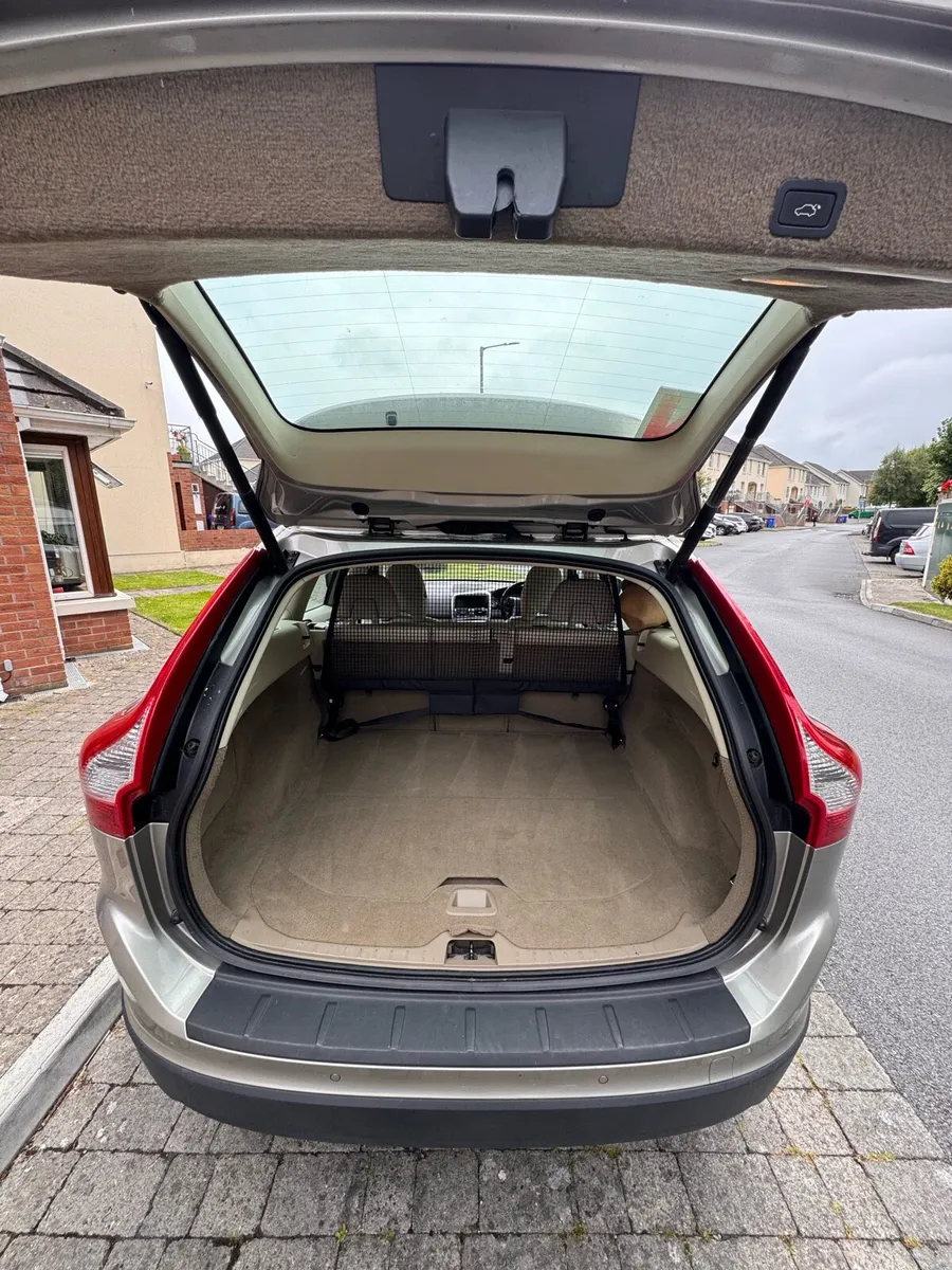 Volvo XC60 - Image 4