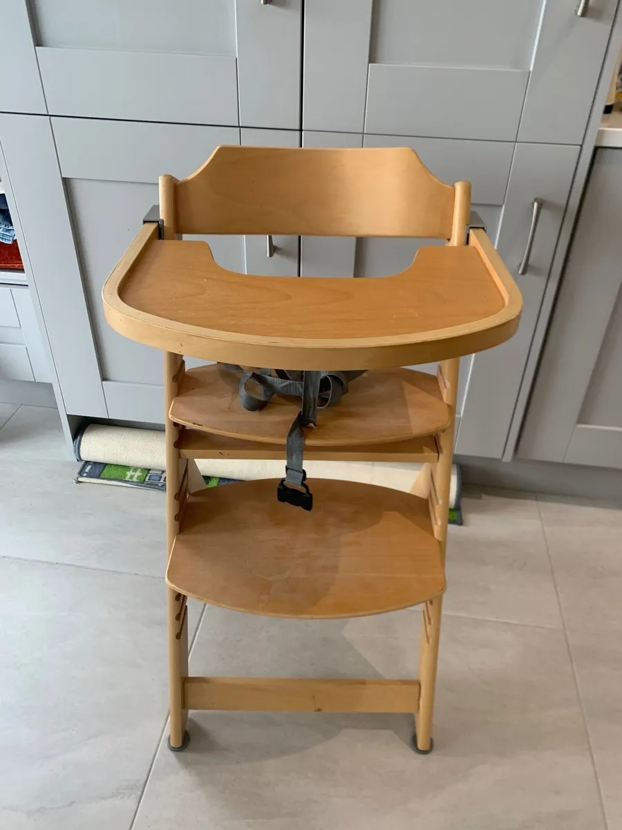 High chair - Image 1