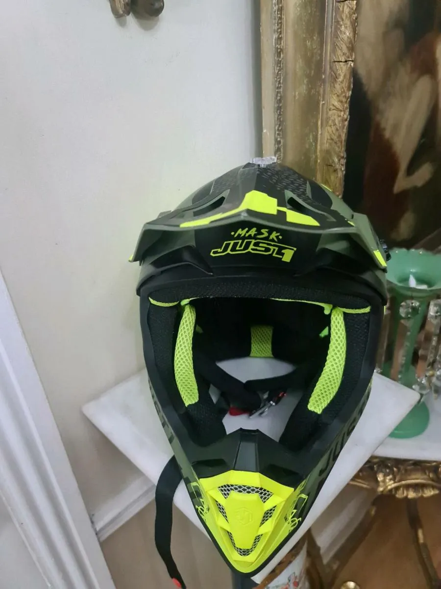 Helmet - Image 4