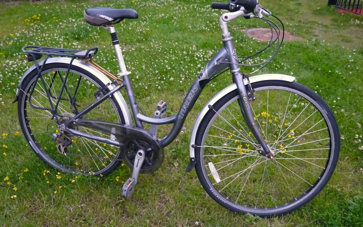 Trek Navigator 17" frame - 28" Wheels - Image 1