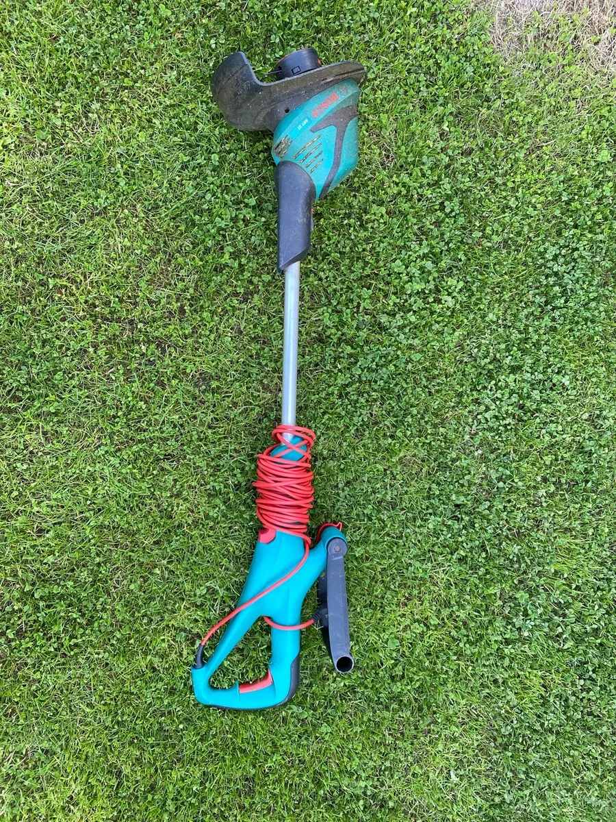 Bosch grass strimmer very good condition - Image 1