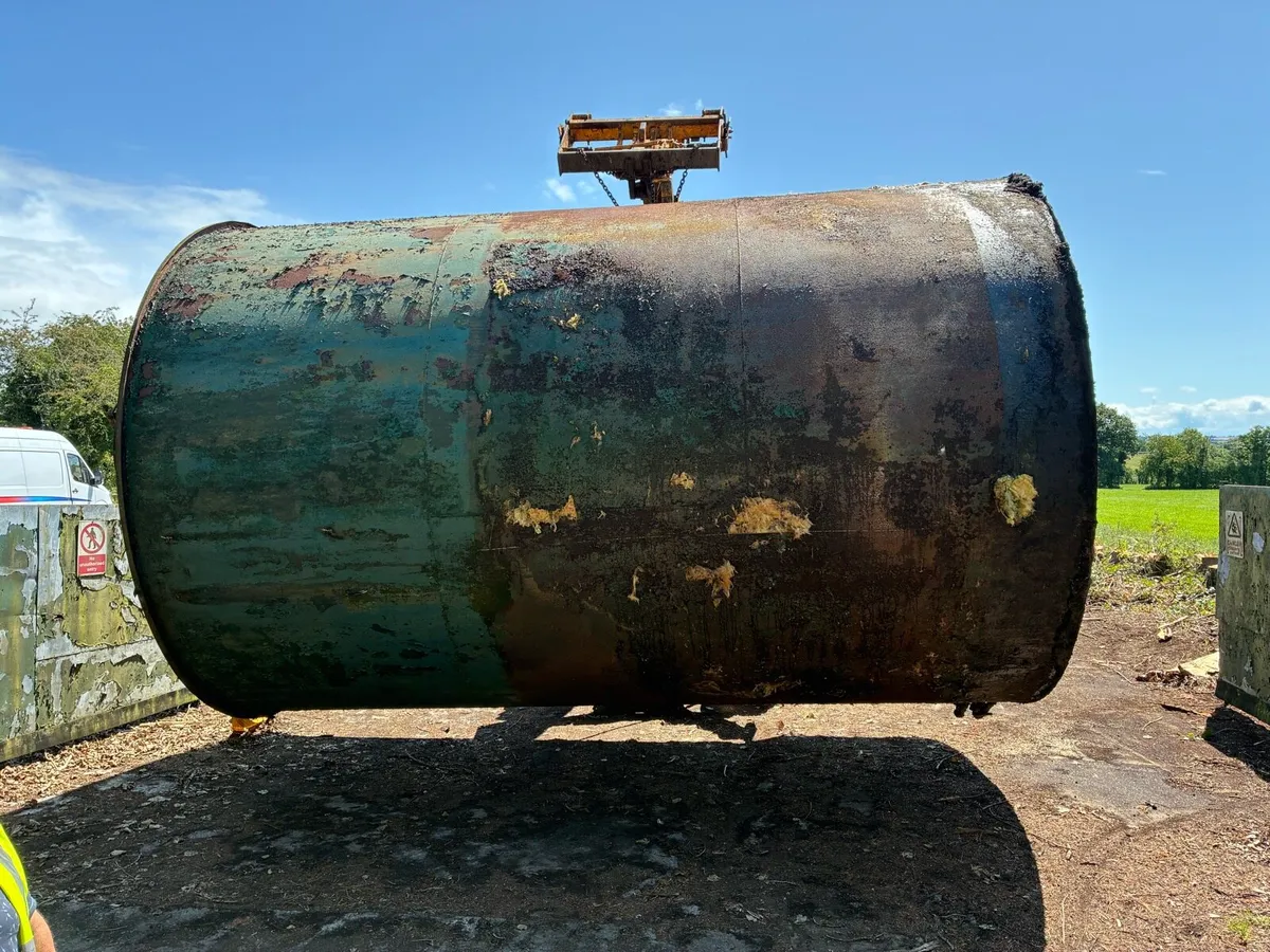 Water storage tank - Image 1