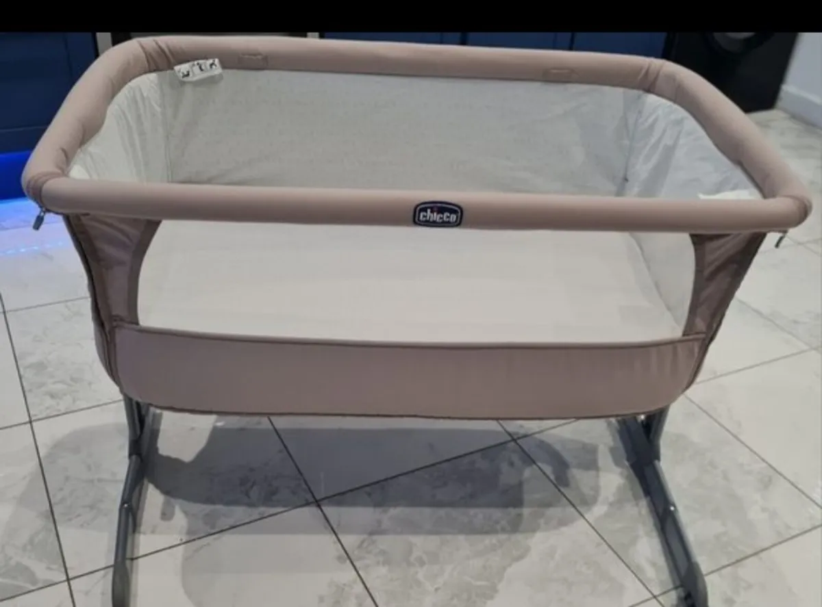 Bedside crib - Image 3