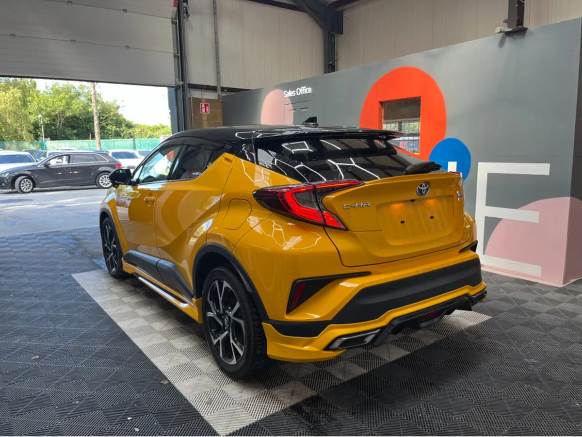 Toyota C-HR C-HR 1.8 HYBRID / 72k KMs / HEATED SEA - Image 4