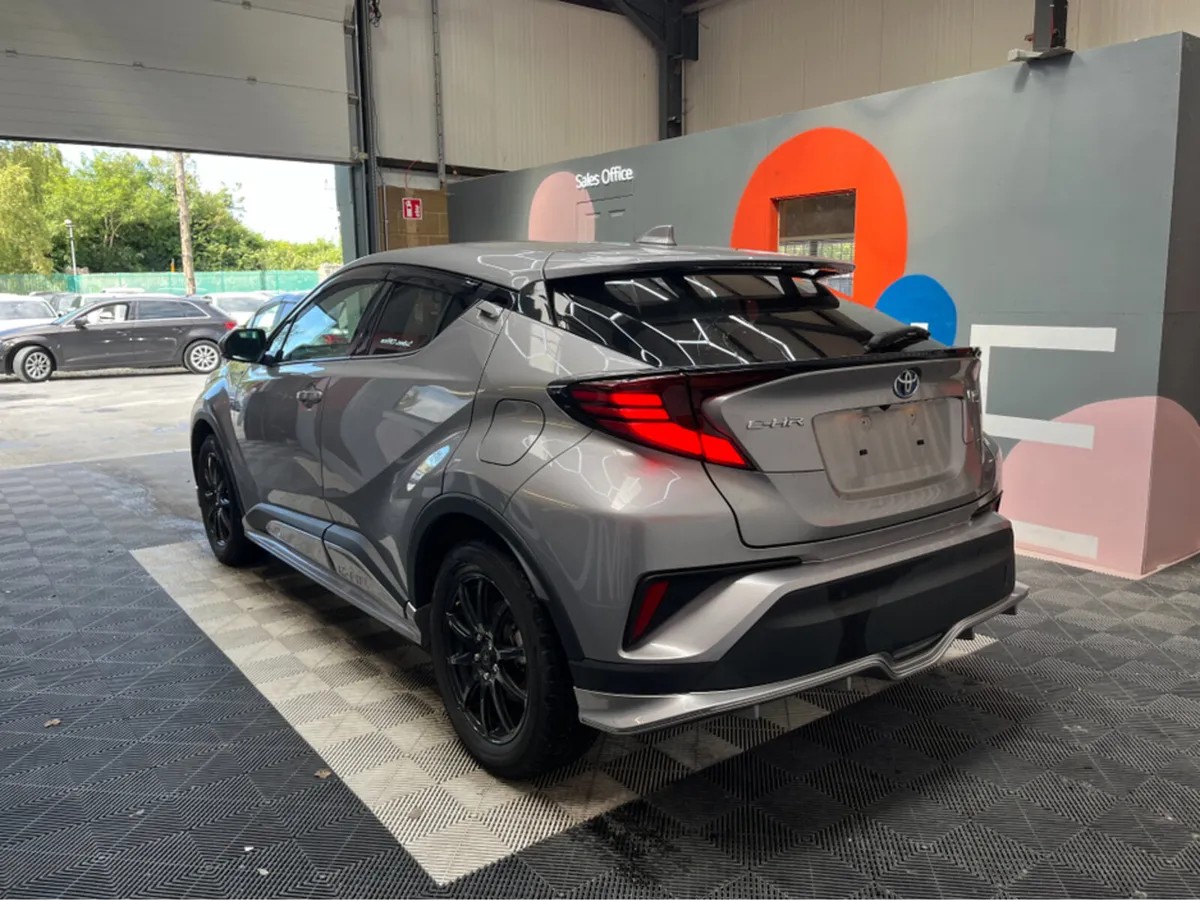 Toyota C-HR C-HR 1.8 HYBRID / 55k KMs / HEATED SEA - Image 4
