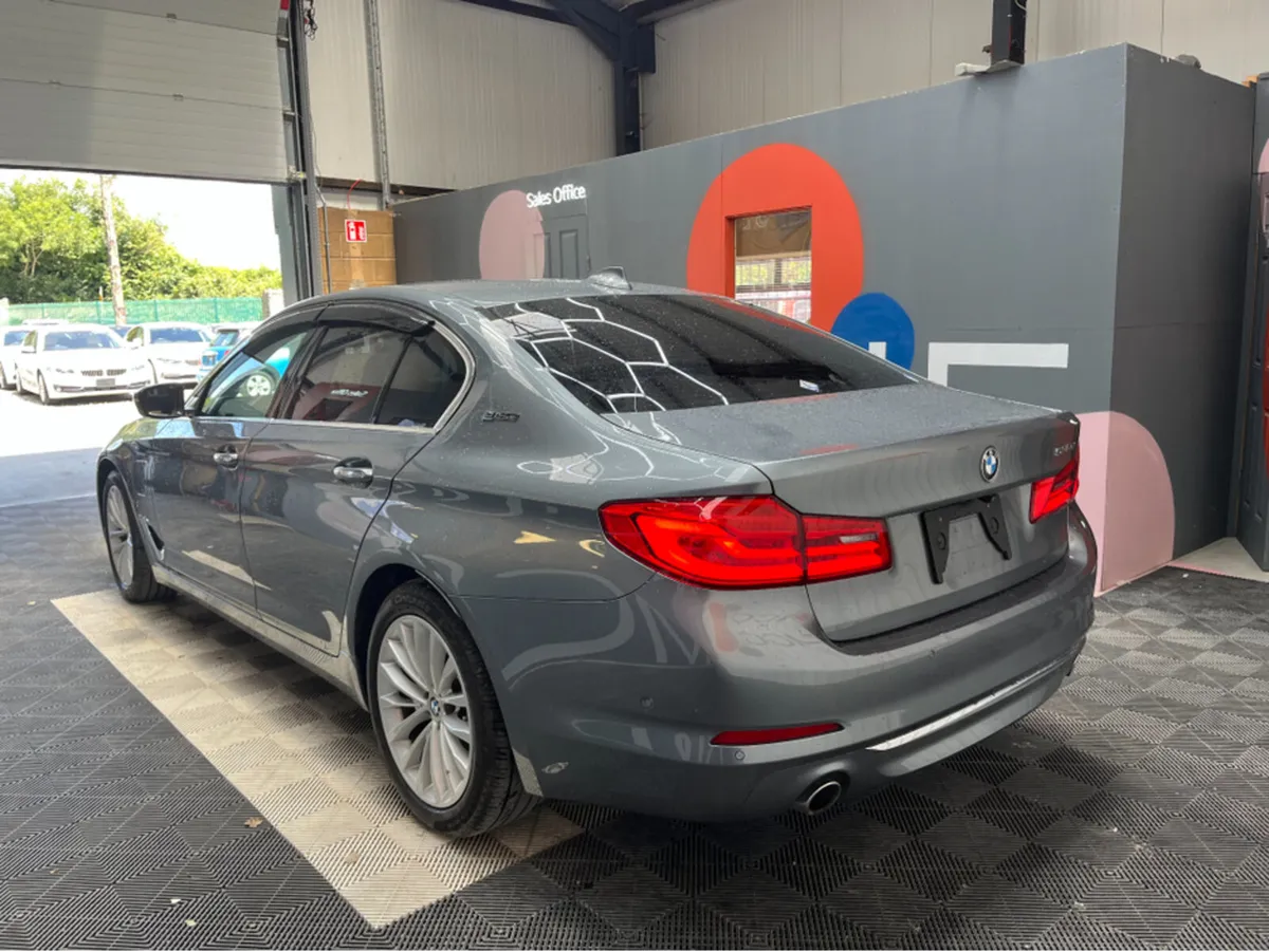 BMW 5-Series BMW 530E HYBRID LUXURY / 46k KMs / FR - Image 4
