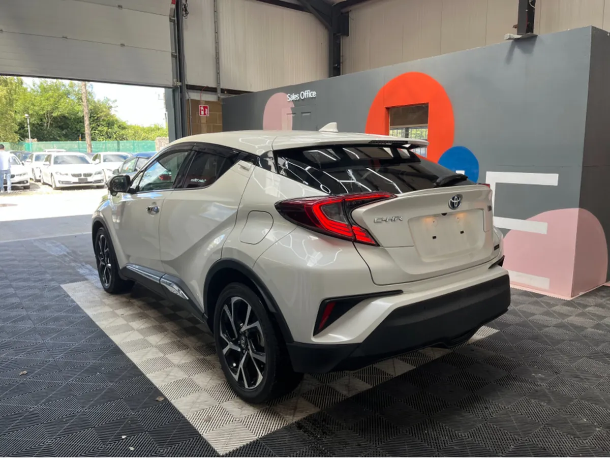Toyota C-HR C-HR 1.8 HYBRID / 69k KMs / HEATED SEA - Image 4