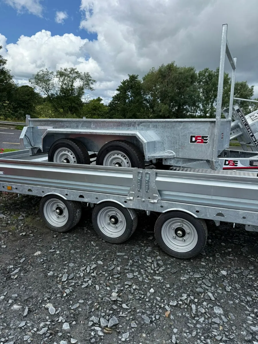 Trailers - Image 4