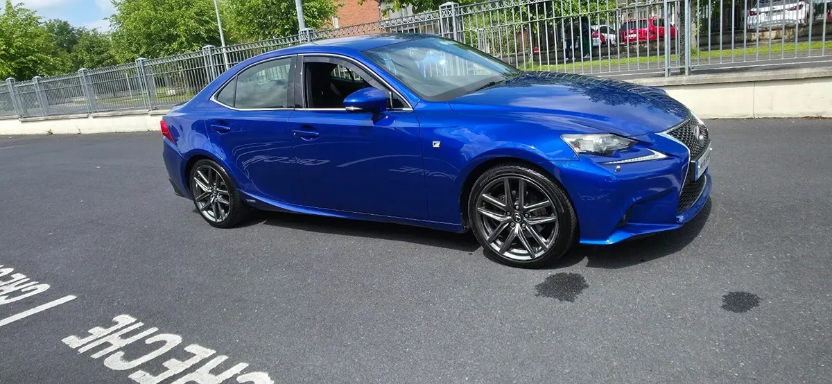 Lexus IS 2014 - Image 4