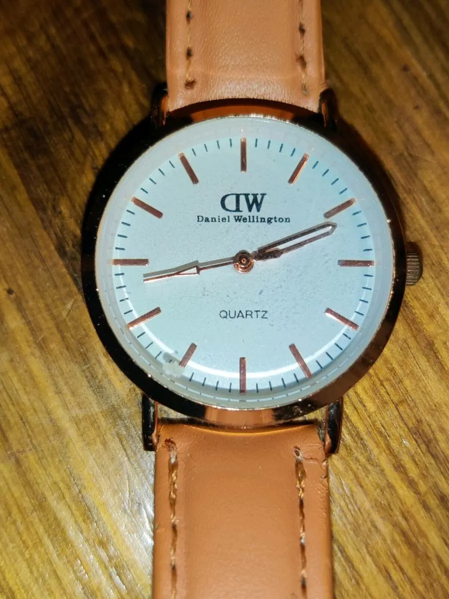 LARGE DANIEL WELLINGTON, New Unisex Designer Watch - Image 4