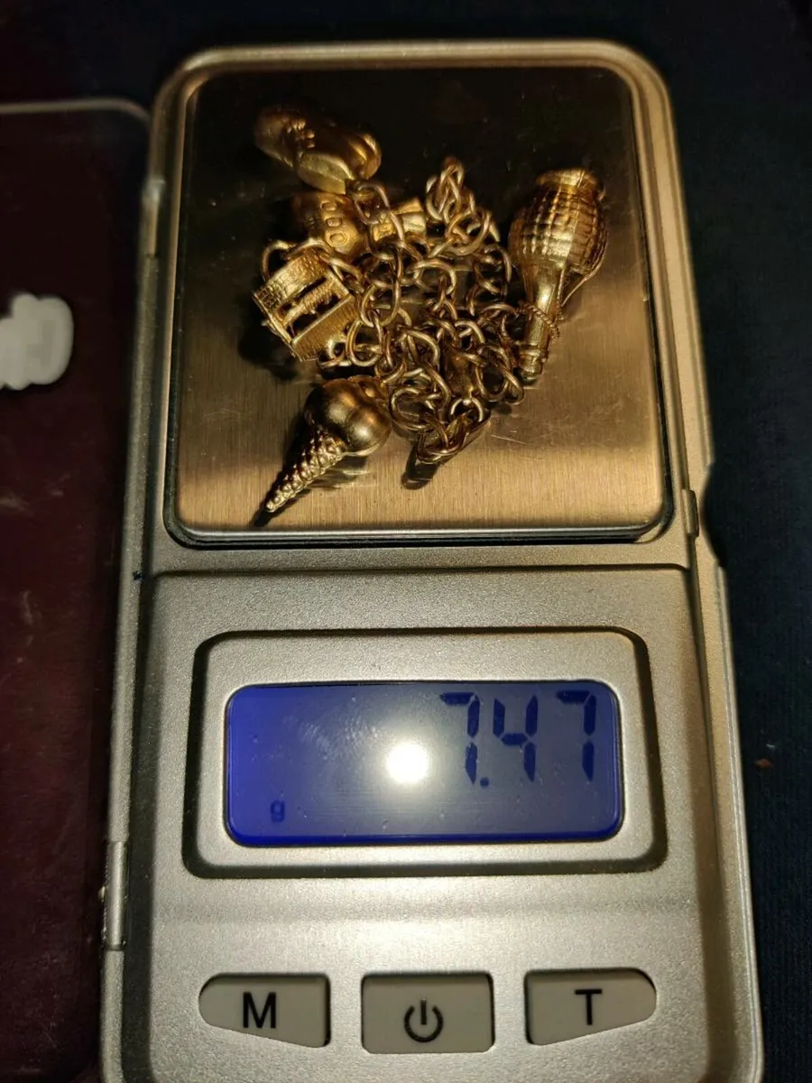 HEAVY LUCKY CHARMS, 9CT Gold 7.47 Gram Bracelet ! - Image 3