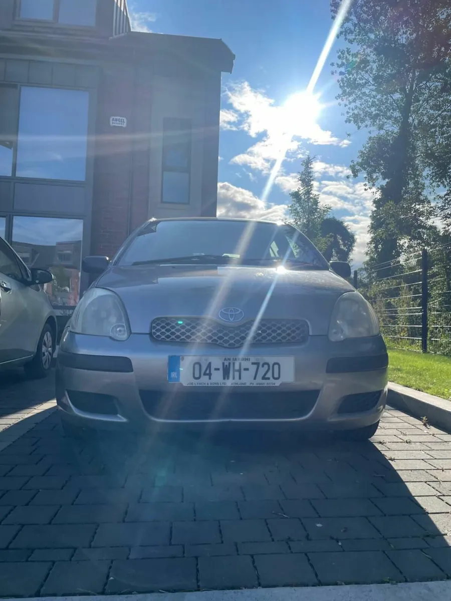 Toyota Yaris 2004 - Image 4