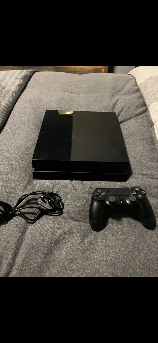 PlayStation 4 plus controller - Image 1