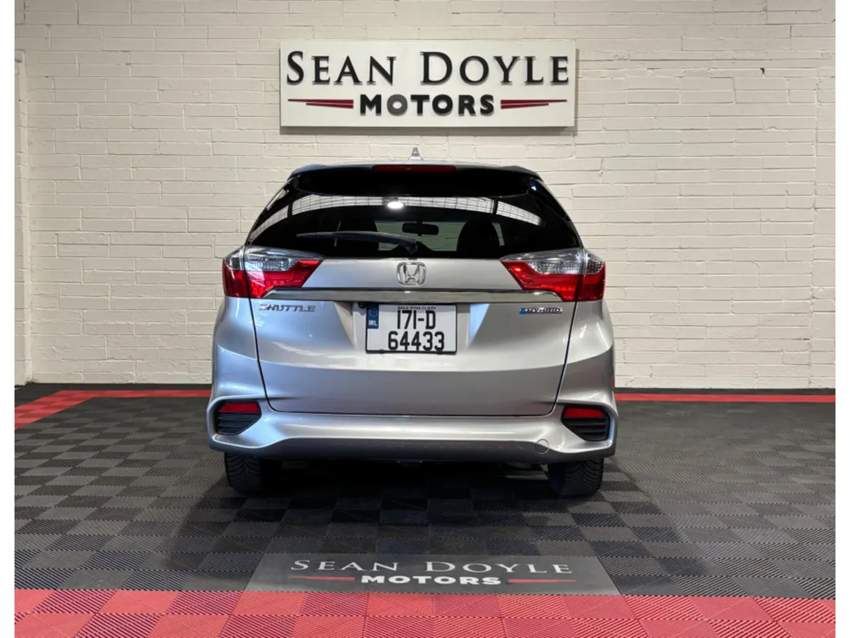 Honda Shuttle 1.5 Petrol Hybrid AUTOMATIC - Image 4