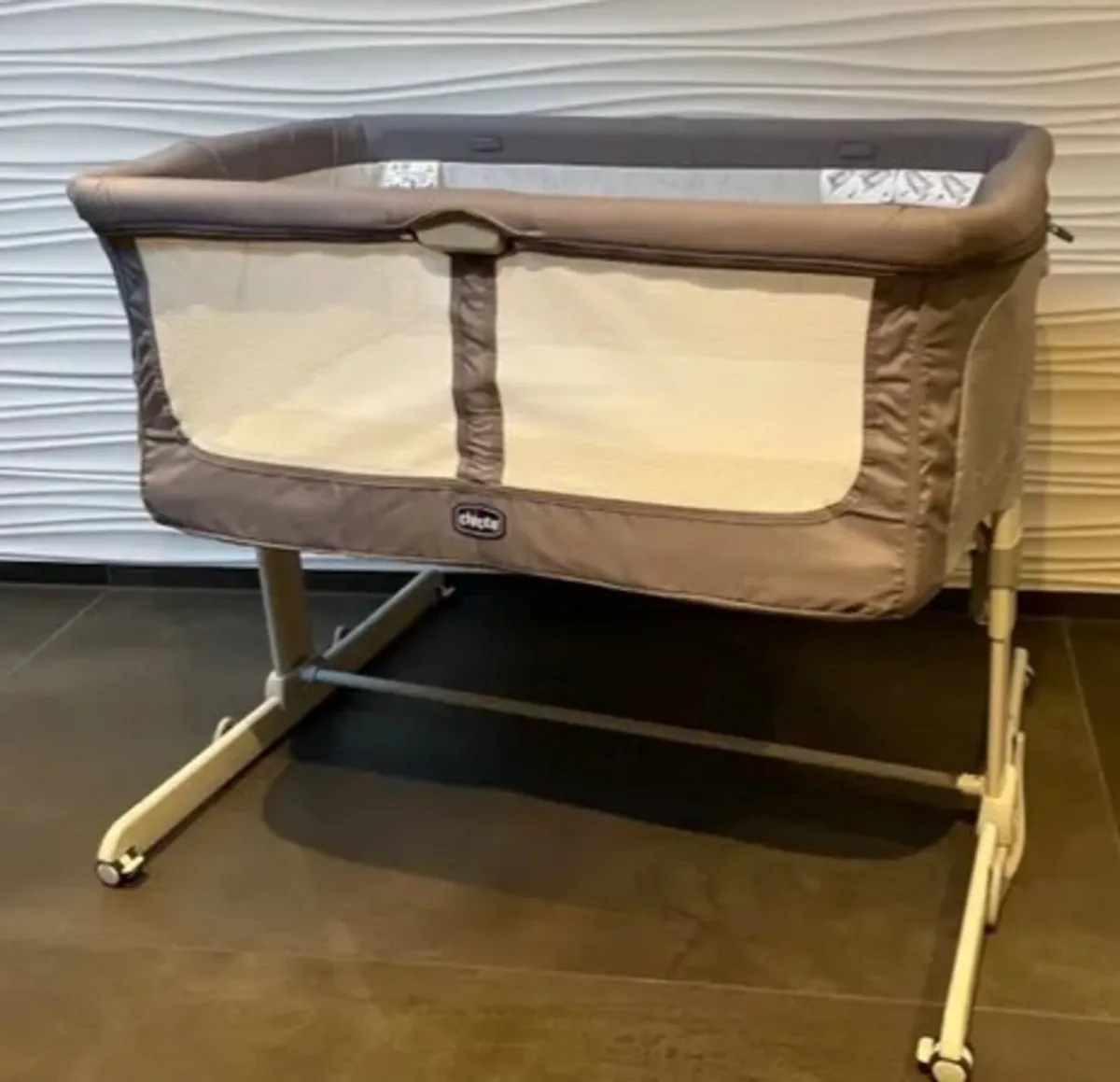 Bedside crib - Image 4