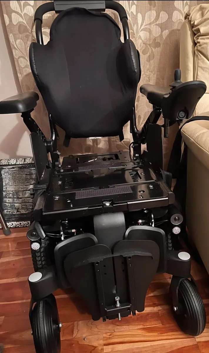 Electric wheelchair
