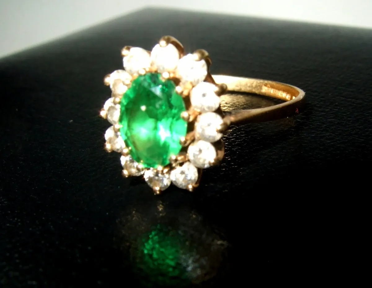 Vintage Hallmarked 14ct Gold Cluster - Image 4