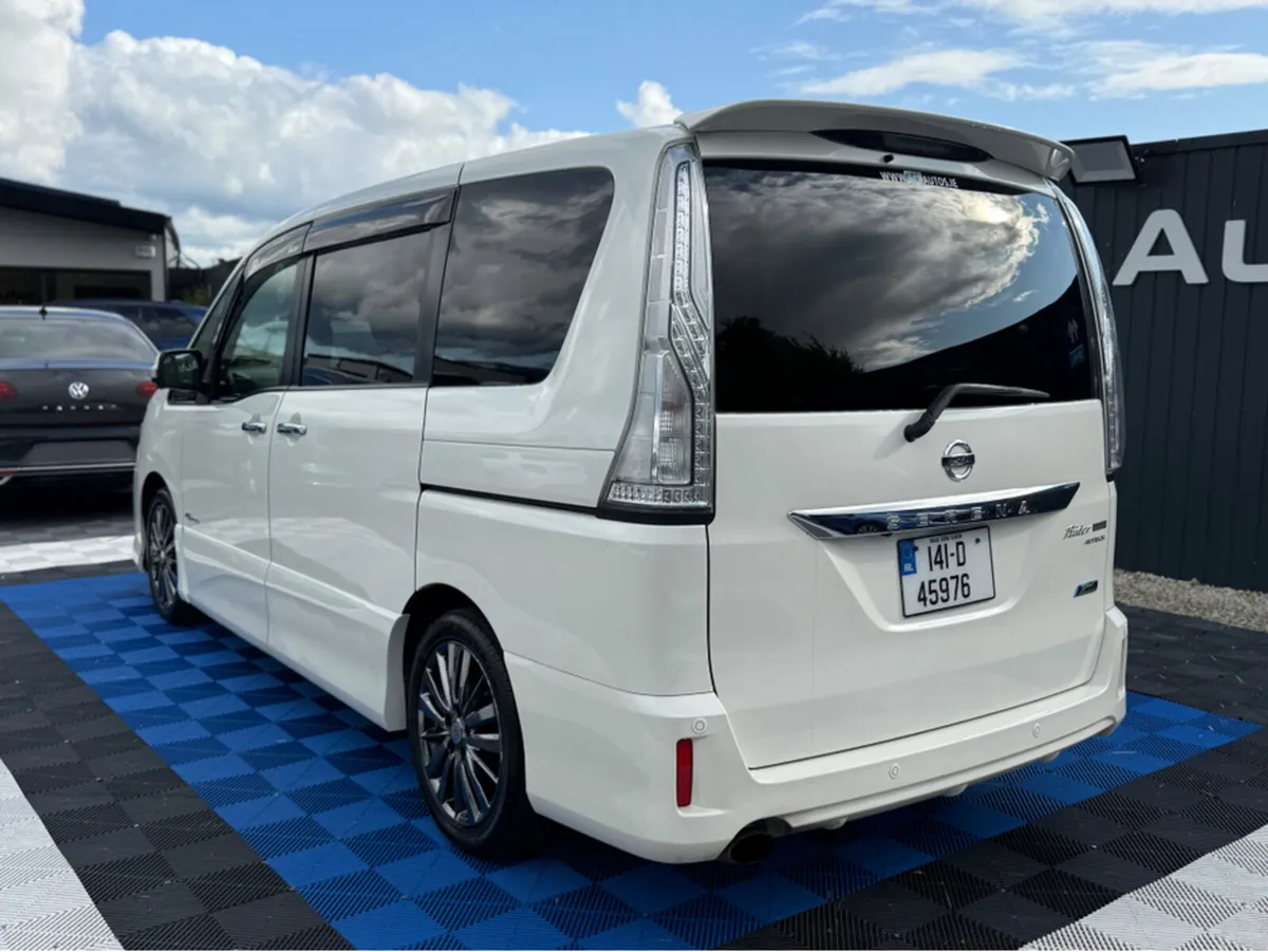 Nissan Serena 2.5 PETROL  HYBRID - 7 SEATS - AUTO - Image 3